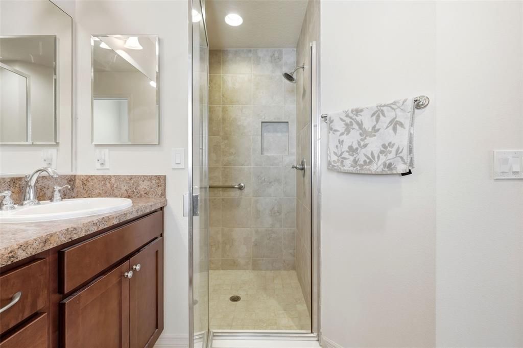 For Sale: $385,000 (3 beds, 2 baths, 1558 Square Feet)