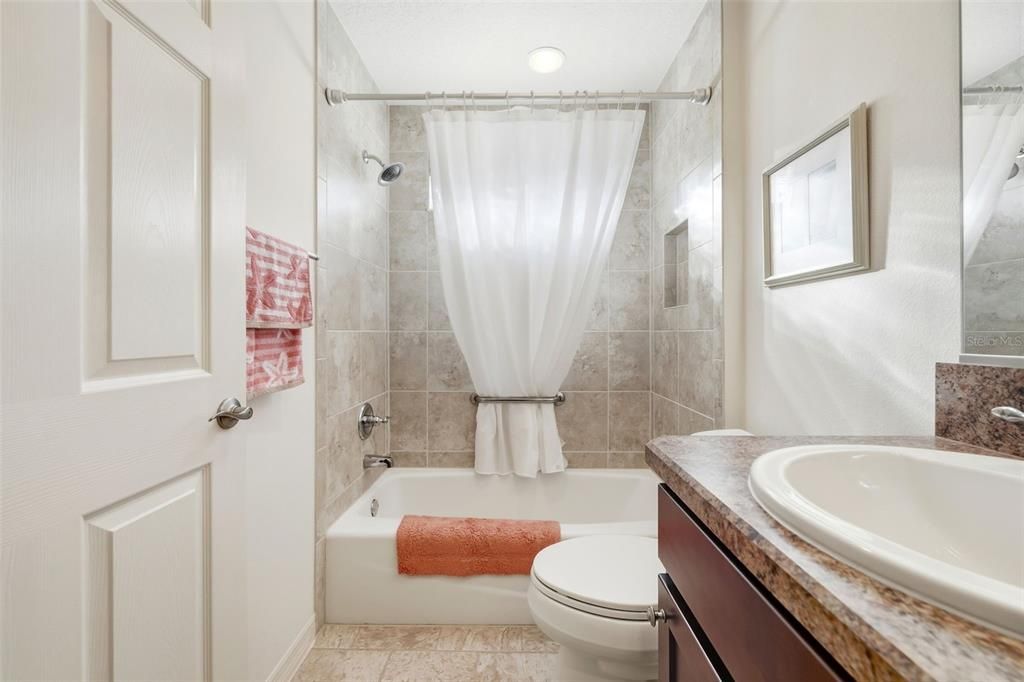 For Sale: $385,000 (3 beds, 2 baths, 1558 Square Feet)