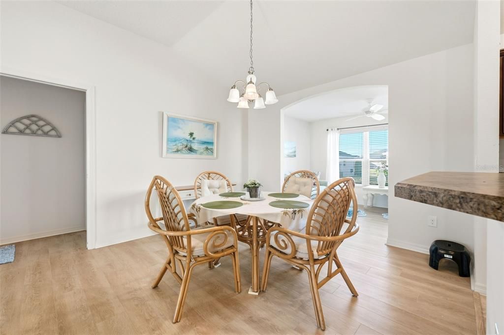 For Sale: $385,000 (3 beds, 2 baths, 1558 Square Feet)