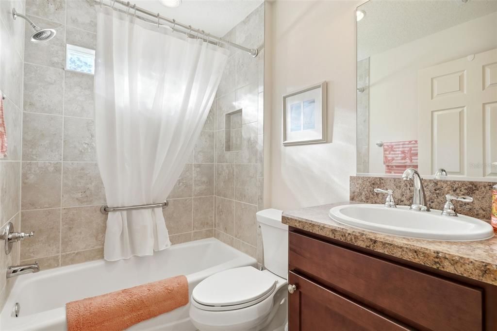 For Sale: $385,000 (3 beds, 2 baths, 1558 Square Feet)