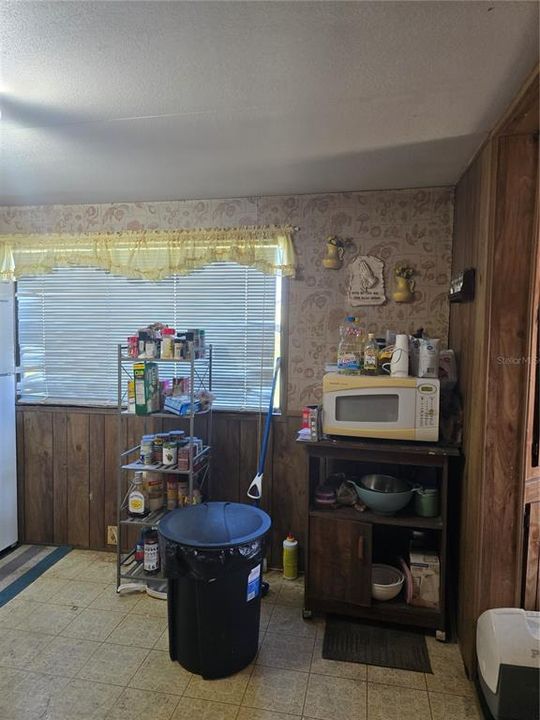 For Sale: $135,000 (3 beds, 2 baths, 1344 Square Feet)