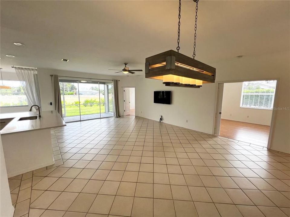 For Rent: $2,650 (2 beds, 2 baths, 1688 Square Feet)