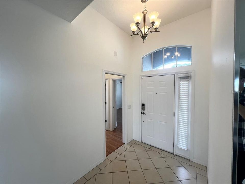 For Rent: $2,650 (2 beds, 2 baths, 1688 Square Feet)