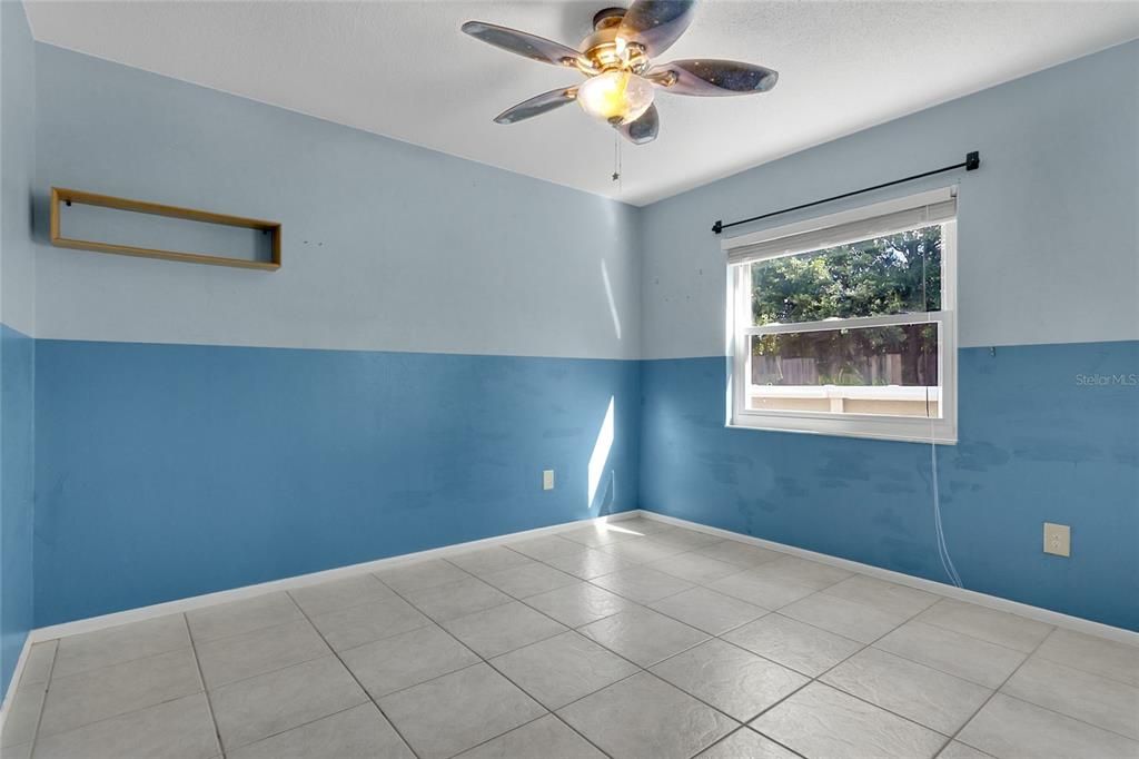 Activo con contrato: $420,000 (4 camas, 2 baños, 1611 Pies cuadrados)