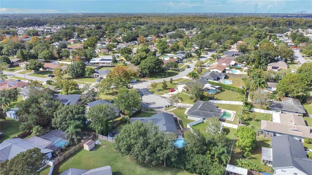 Activo con contrato: $420,000 (4 camas, 2 baños, 1611 Pies cuadrados)