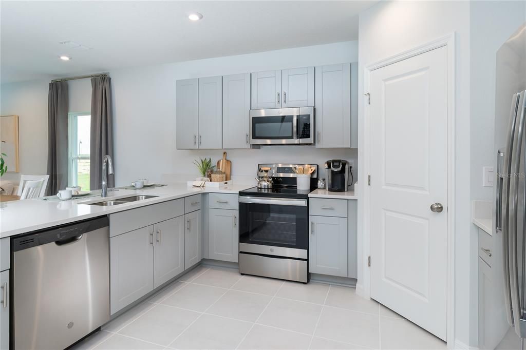 Active With Contract: $349,999 (4 beds, 2 baths, 1974 Square Feet)