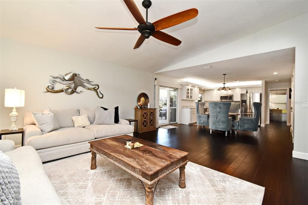 For Sale: $465,000 (3 beds, 2 baths, 1612 Square Feet)