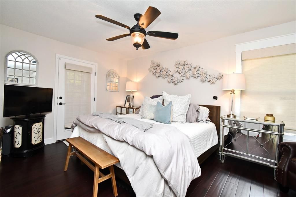 For Sale: $465,000 (3 beds, 2 baths, 1612 Square Feet)