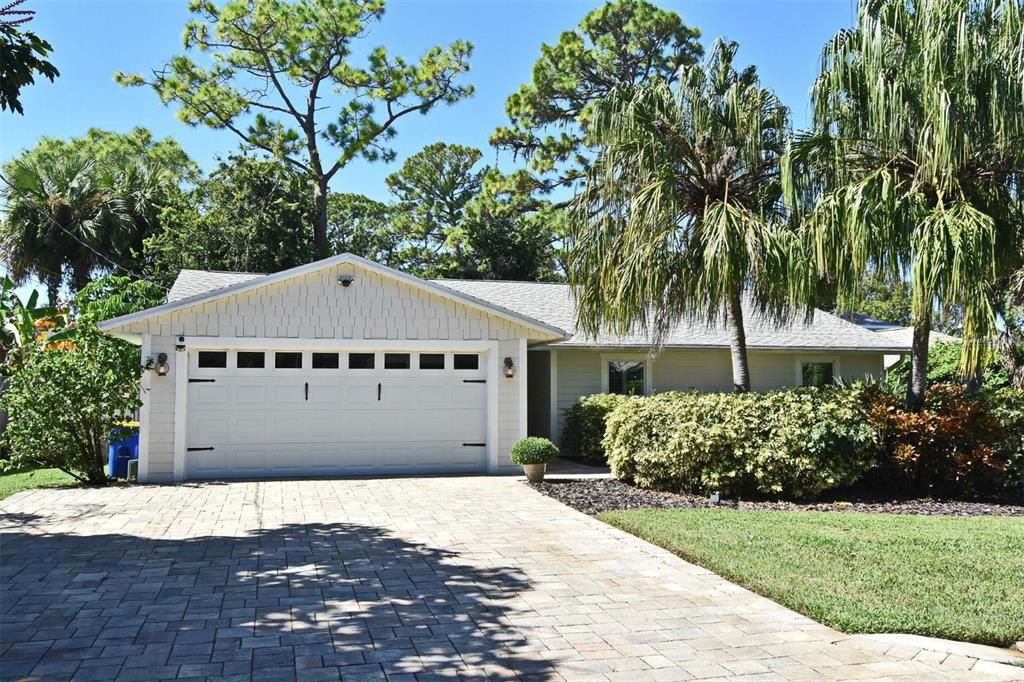 For Sale: $465,000 (3 beds, 2 baths, 1612 Square Feet)