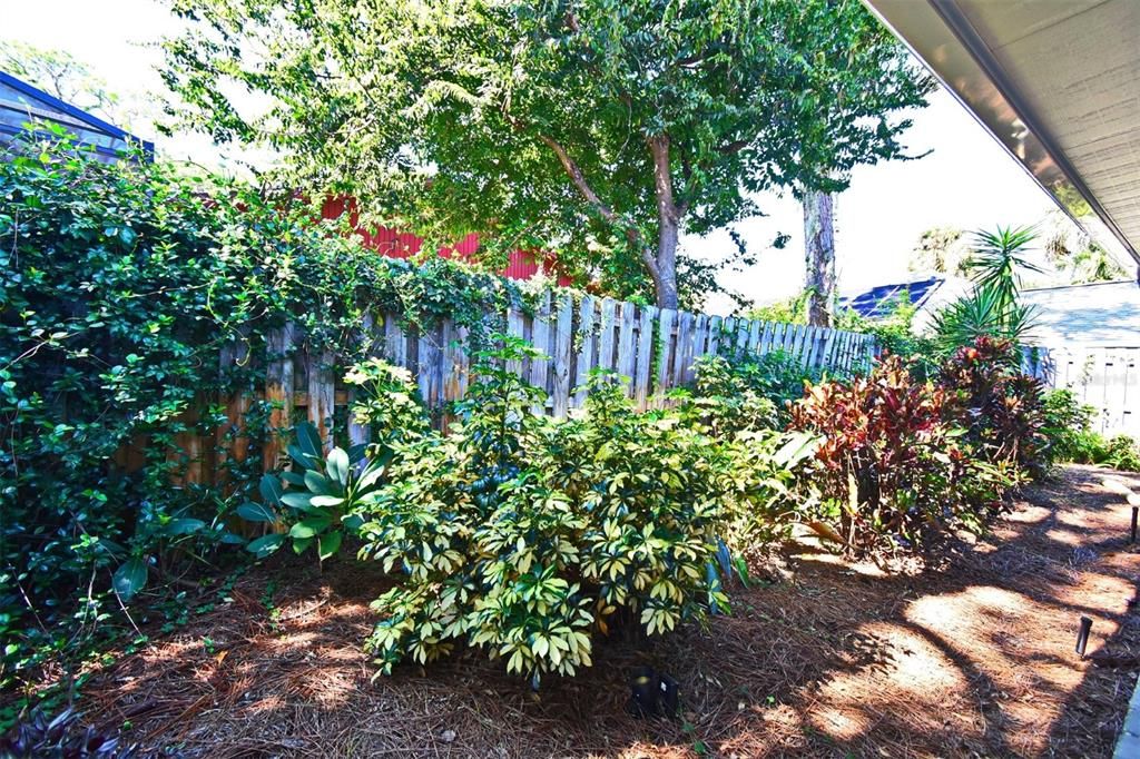 For Sale: $465,000 (3 beds, 2 baths, 1612 Square Feet)