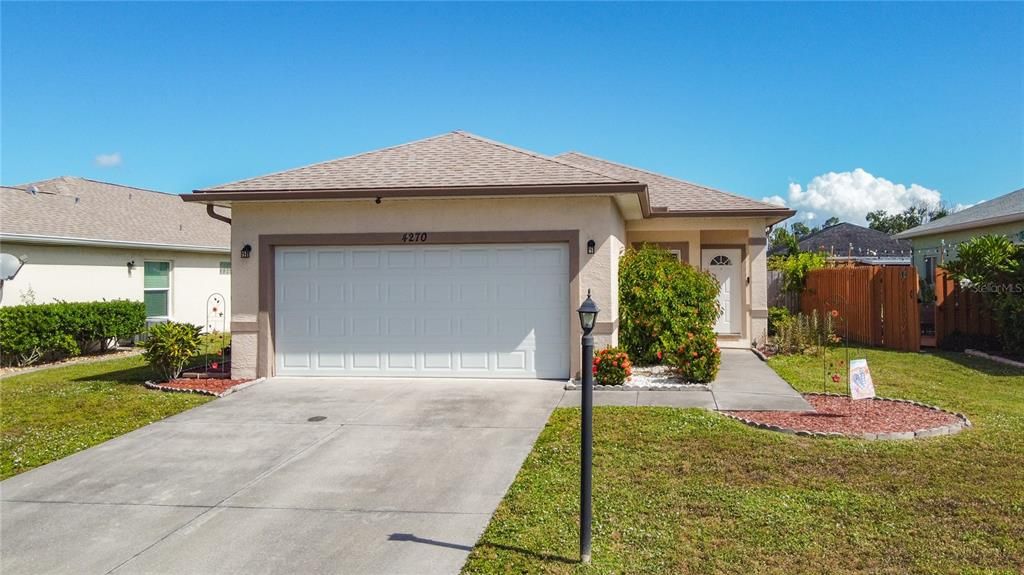 Active With Contract: $219,500 (3 beds, 2 baths, 1043 Square Feet)