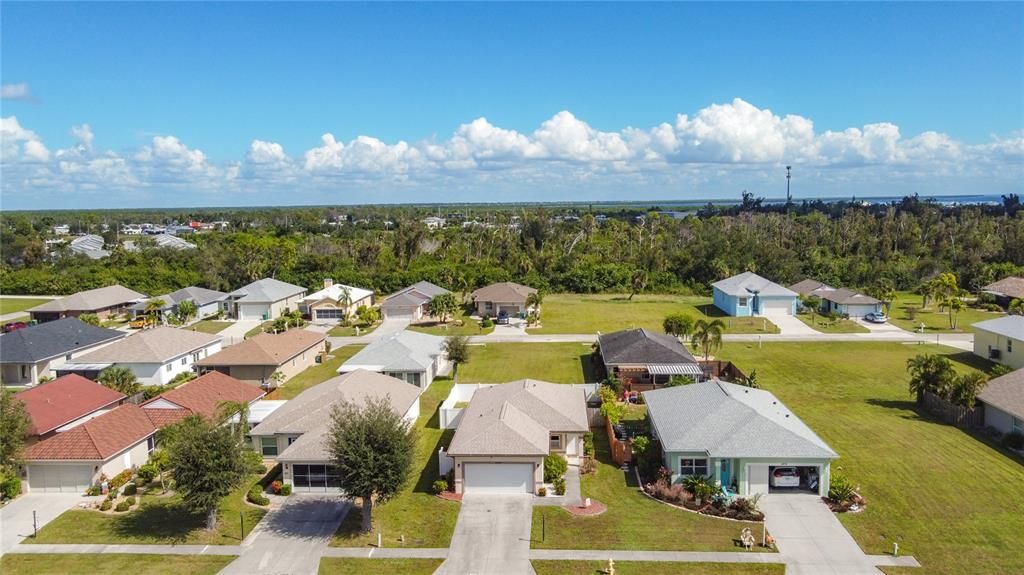 Active With Contract: $219,500 (3 beds, 2 baths, 1043 Square Feet)