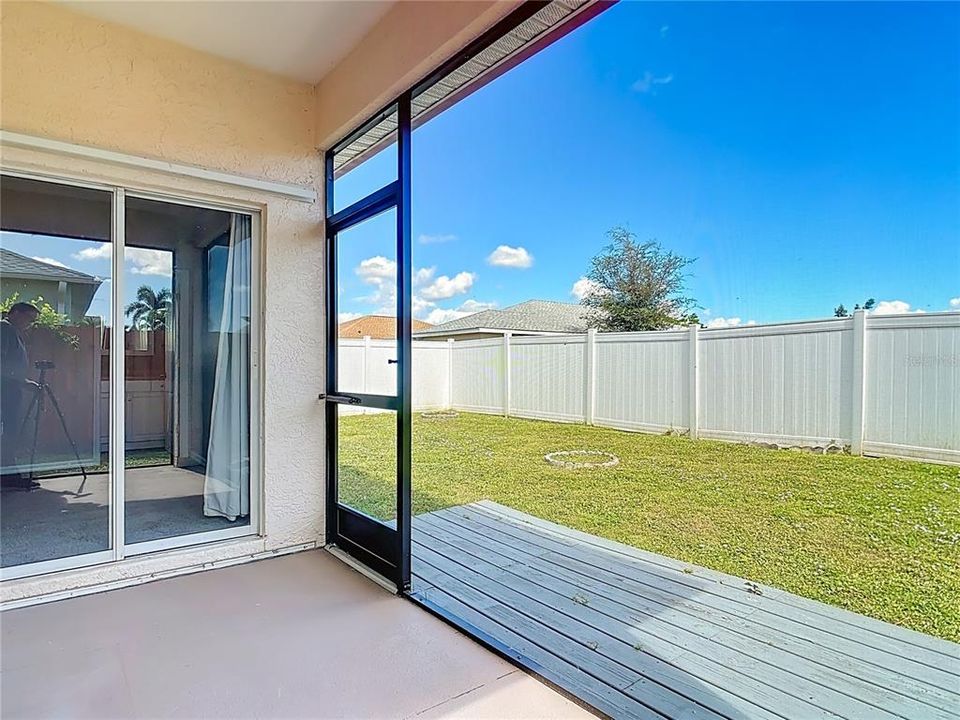 Active With Contract: $219,500 (3 beds, 2 baths, 1043 Square Feet)