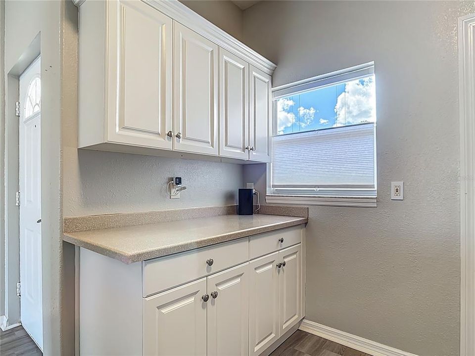 Active With Contract: $219,500 (3 beds, 2 baths, 1043 Square Feet)