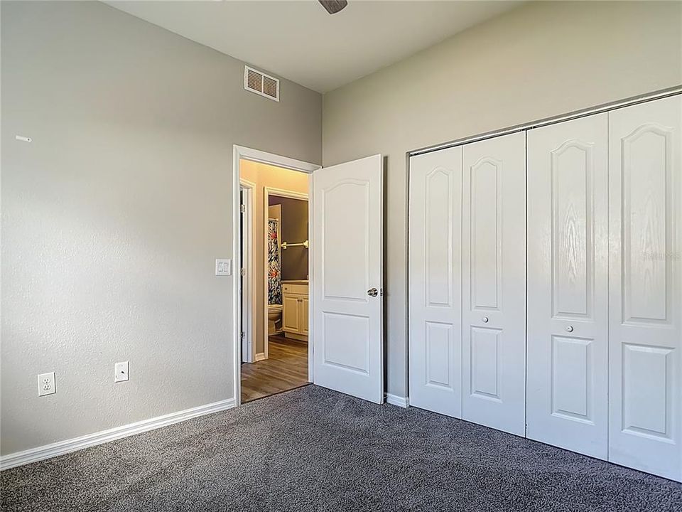 Active With Contract: $219,500 (3 beds, 2 baths, 1043 Square Feet)