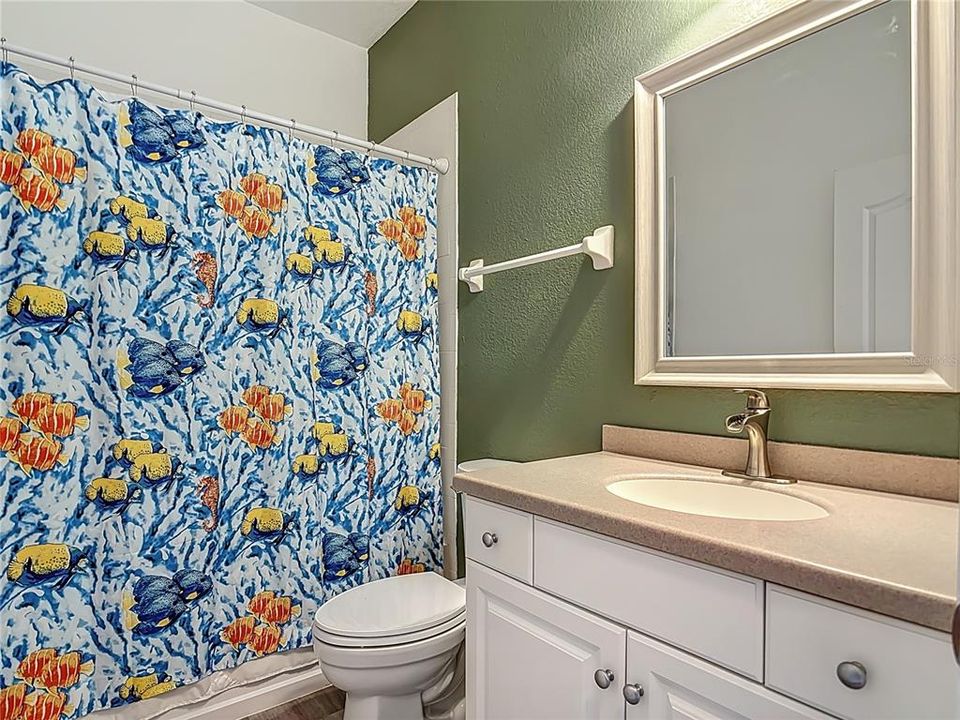 Active With Contract: $219,500 (3 beds, 2 baths, 1043 Square Feet)