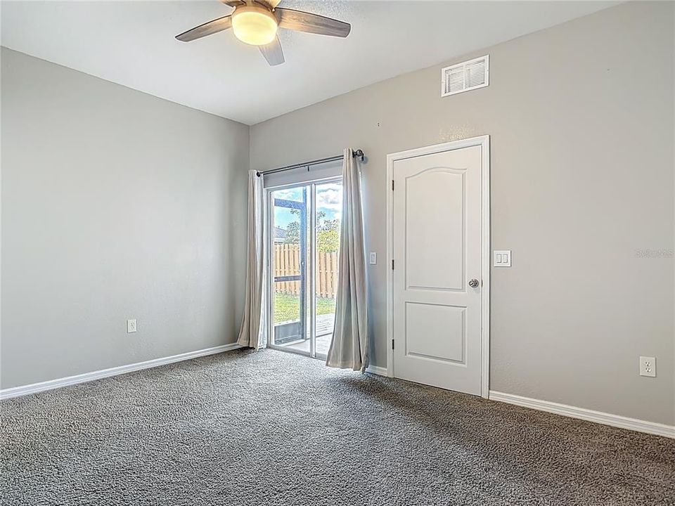 Active With Contract: $219,500 (3 beds, 2 baths, 1043 Square Feet)