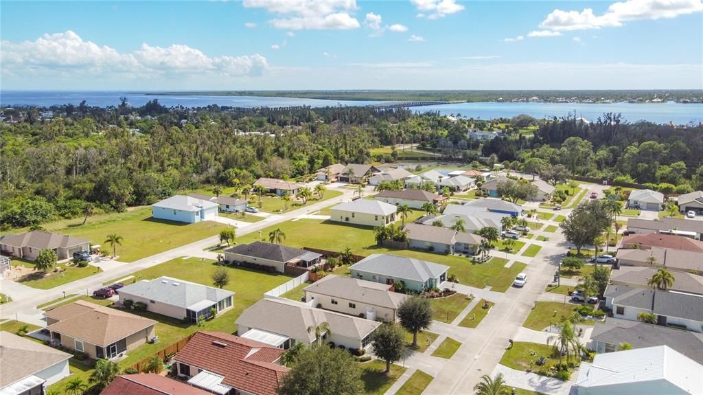 Active With Contract: $219,500 (3 beds, 2 baths, 1043 Square Feet)