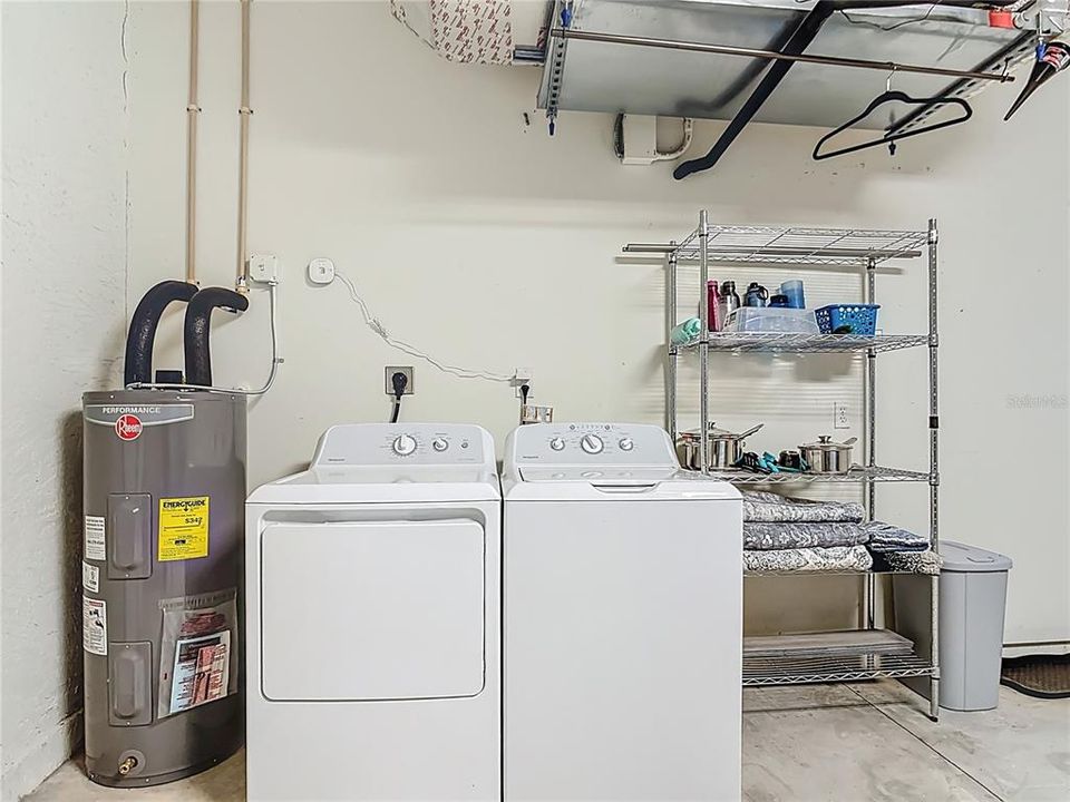 Active With Contract: $219,500 (3 beds, 2 baths, 1043 Square Feet)