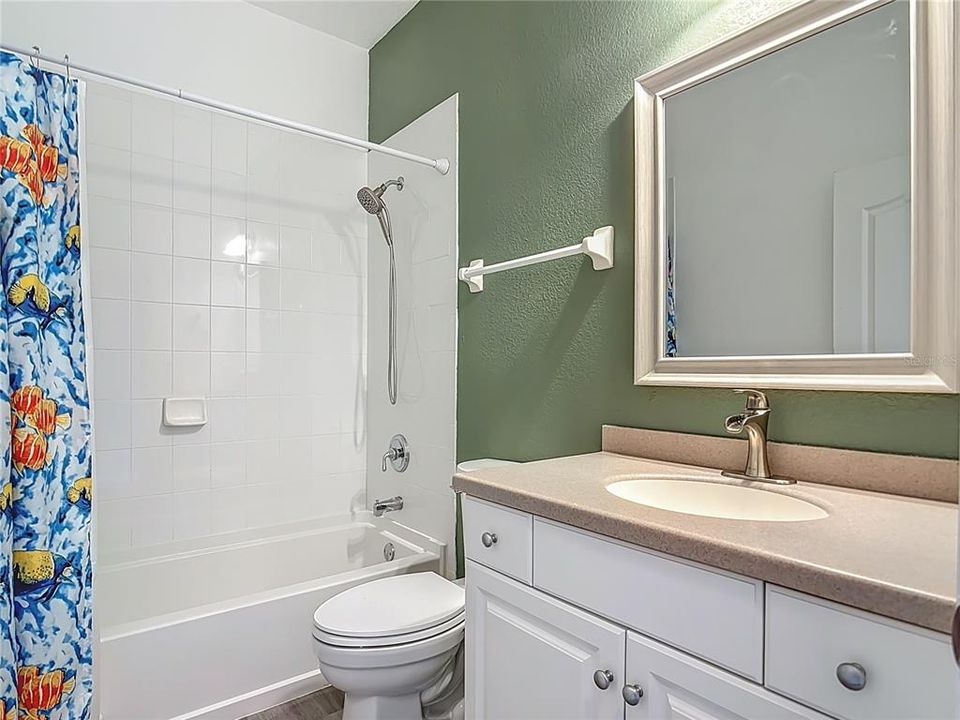 Active With Contract: $219,500 (3 beds, 2 baths, 1043 Square Feet)