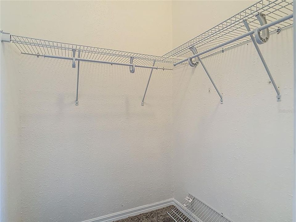 Active With Contract: $219,500 (3 beds, 2 baths, 1043 Square Feet)