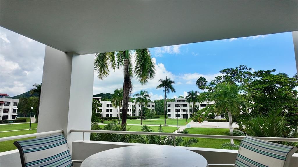 For Rent: $1,850 (2 beds, 2 baths, 1219 Square Feet)