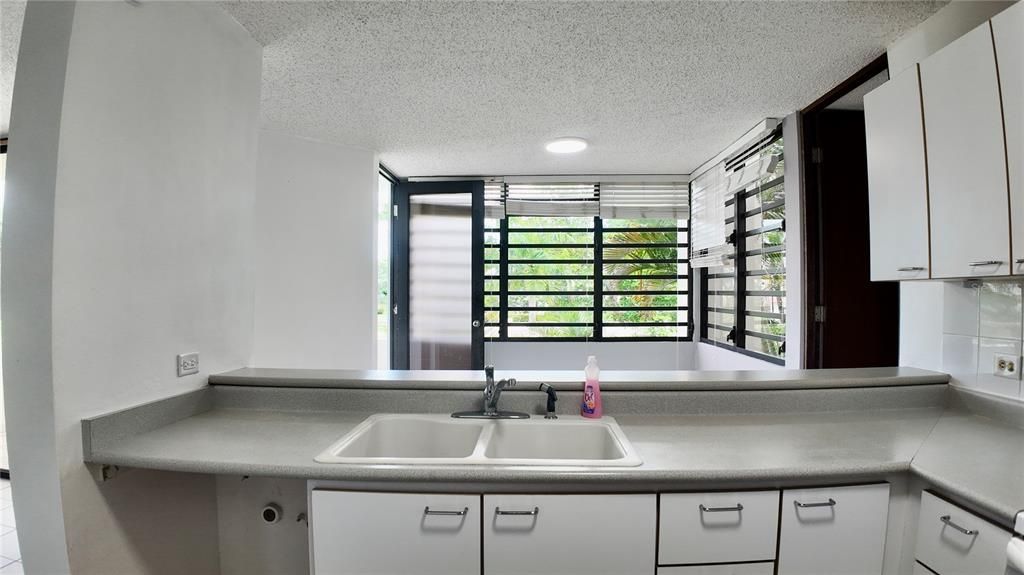 For Rent: $1,850 (2 beds, 2 baths, 1219 Square Feet)