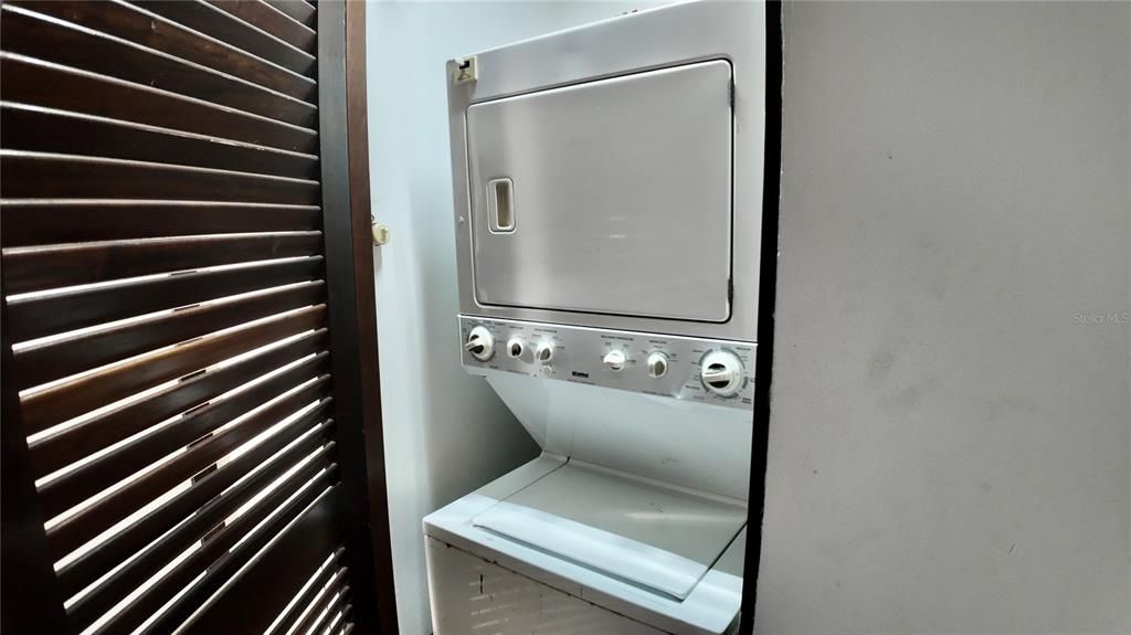 For Rent: $1,850 (2 beds, 2 baths, 1219 Square Feet)