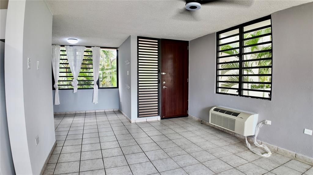 For Rent: $1,850 (2 beds, 2 baths, 1219 Square Feet)