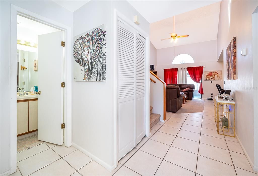 Activo con contrato: $389,900 (3 camas, 2 baños, 1648 Pies cuadrados)