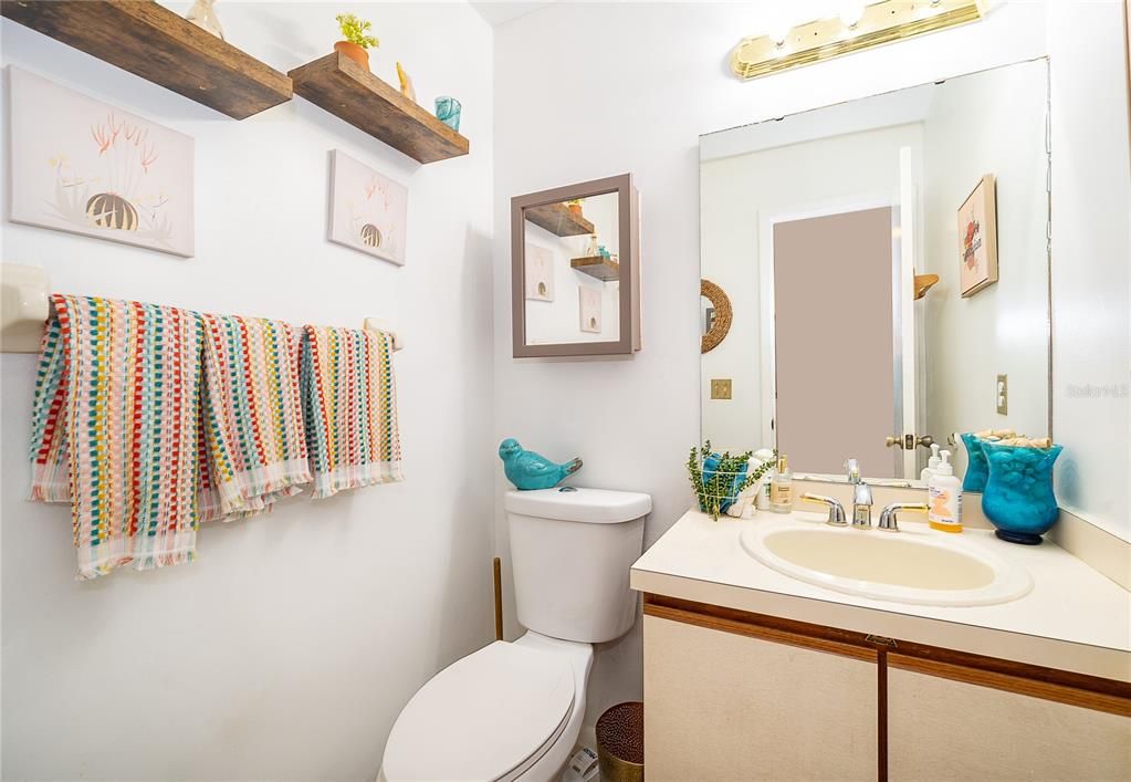 Activo con contrato: $389,900 (3 camas, 2 baños, 1648 Pies cuadrados)