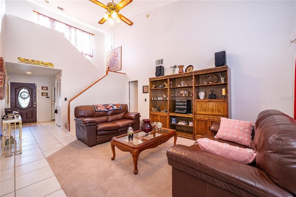 Activo con contrato: $389,900 (3 camas, 2 baños, 1648 Pies cuadrados)