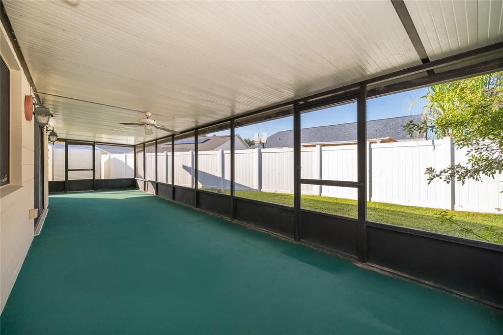 Activo con contrato: $389,900 (3 camas, 2 baños, 1648 Pies cuadrados)