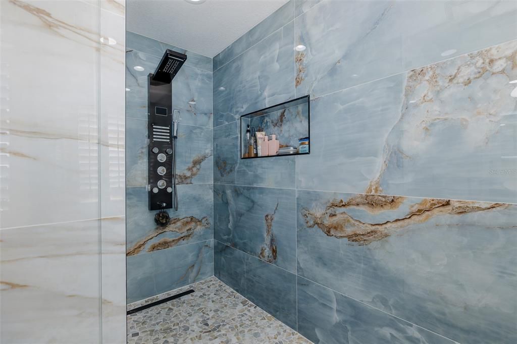 待售: $1,025,000 (3 贝兹, 3 浴室, 2232 平方英尺)