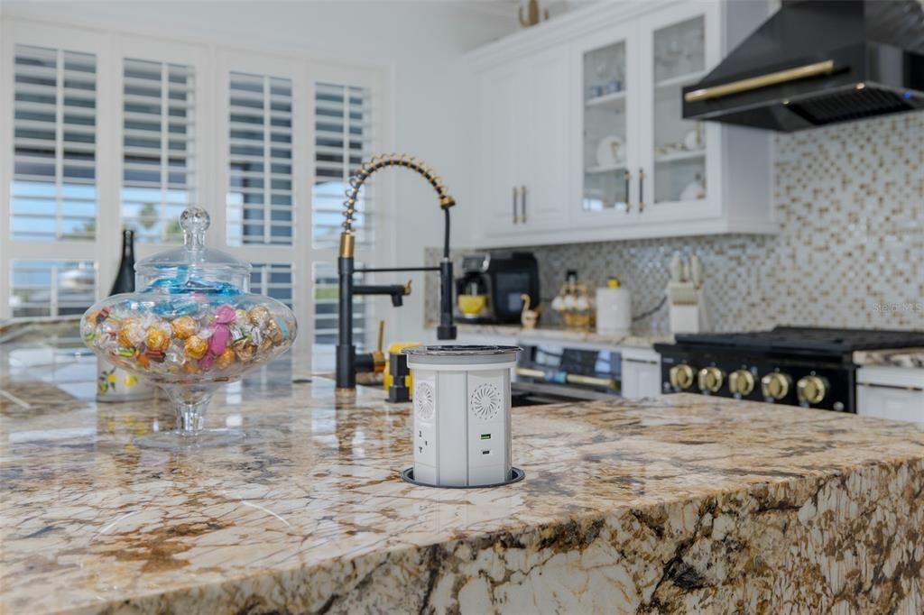 待售: $1,025,000 (3 贝兹, 3 浴室, 2232 平方英尺)