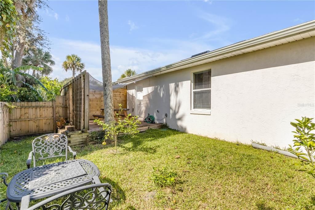 For Sale: $320,000 (2 beds, 2 baths, 980 Square Feet)