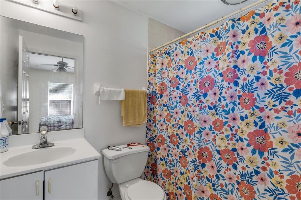 For Sale: $320,000 (2 beds, 2 baths, 980 Square Feet)