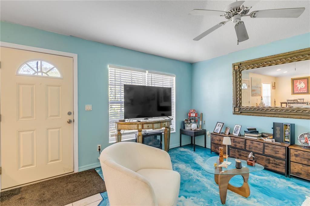 For Sale: $320,000 (2 beds, 2 baths, 980 Square Feet)