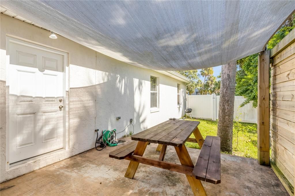 For Sale: $320,000 (2 beds, 2 baths, 980 Square Feet)