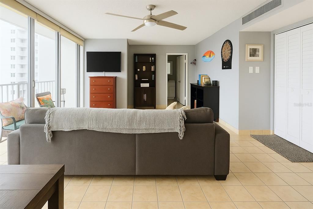 For Sale: $653,000 (3 beds, 3 baths, 1445.73 Square Feet)