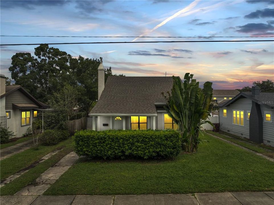 For Sale: $410,000 (4 beds, 1 baths, 1280 Square Feet)