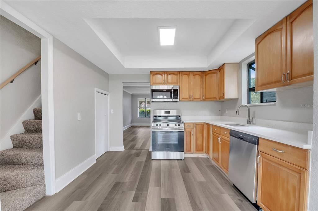 For Sale: $410,000 (4 beds, 1 baths, 1280 Square Feet)