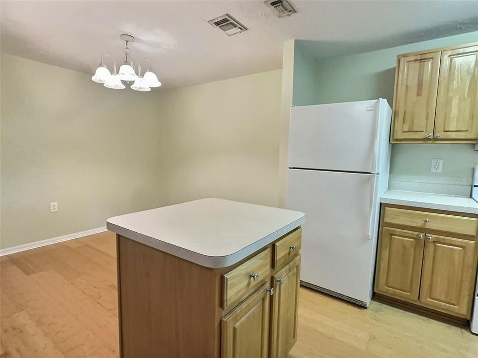 En Venta: $267,000 (2 camas, 2 baños, 1298 Pies cuadrados)