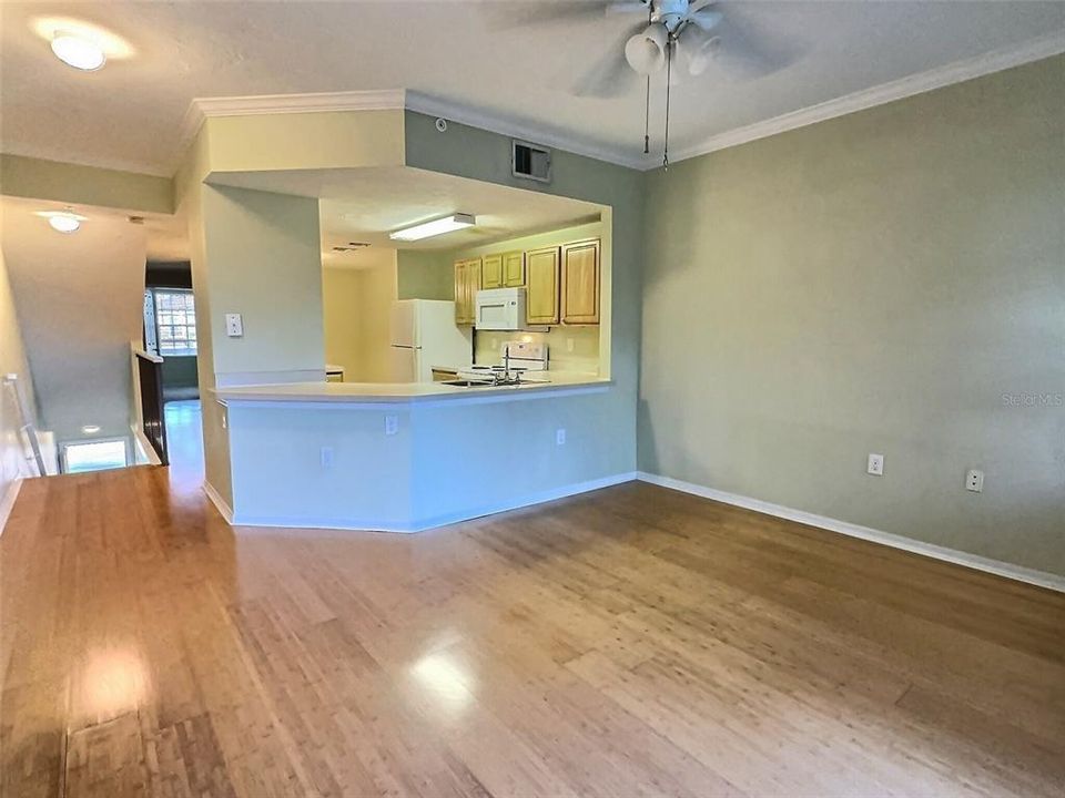 En Venta: $267,000 (2 camas, 2 baños, 1298 Pies cuadrados)