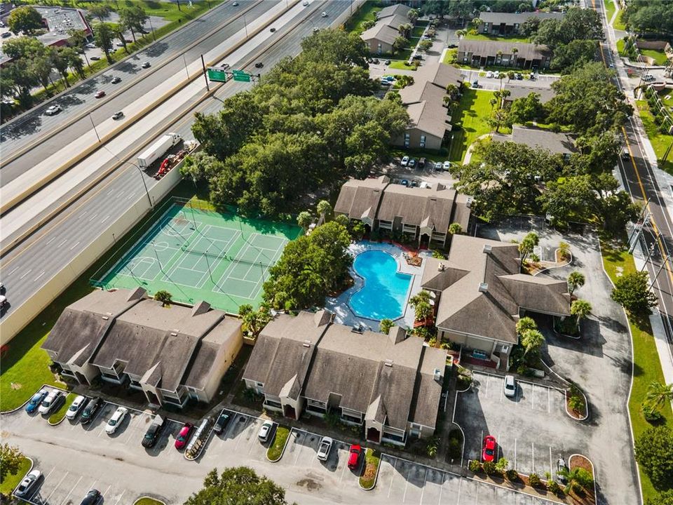 Active With Contract: $134,000 (2 beds, 2 baths, 984 Square Feet)