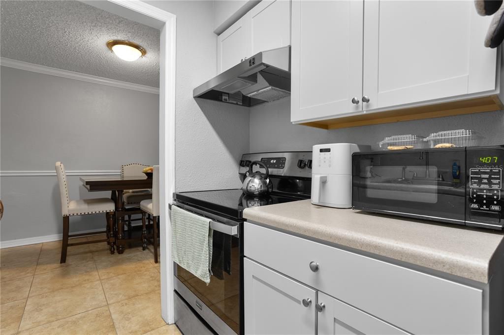 Active With Contract: $134,000 (2 beds, 2 baths, 984 Square Feet)