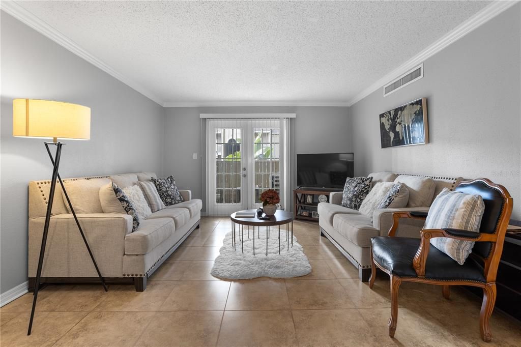 Active With Contract: $134,000 (2 beds, 2 baths, 984 Square Feet)