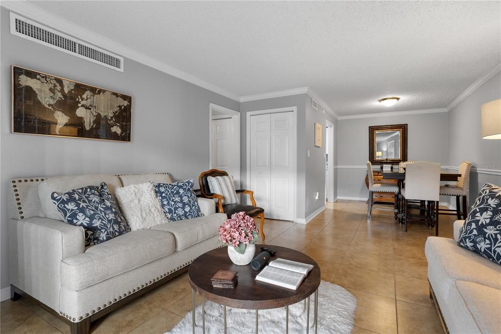 Active With Contract: $134,000 (2 beds, 2 baths, 984 Square Feet)