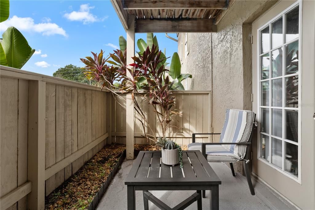 Active With Contract: $134,000 (2 beds, 2 baths, 984 Square Feet)