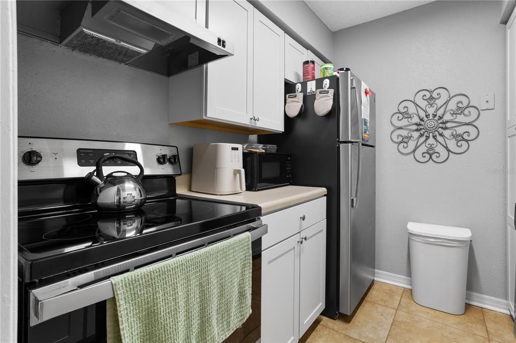 Active With Contract: $134,000 (2 beds, 2 baths, 984 Square Feet)